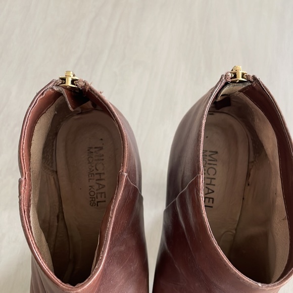 Michael Kors 5 inch heel boots mocha color with platform . - Picture 2 of 6